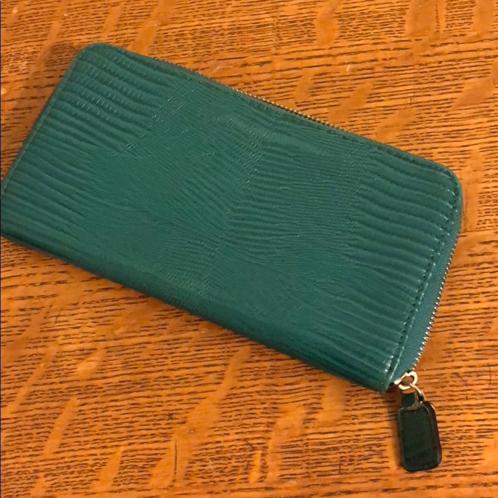 Green faux crocodile wallet